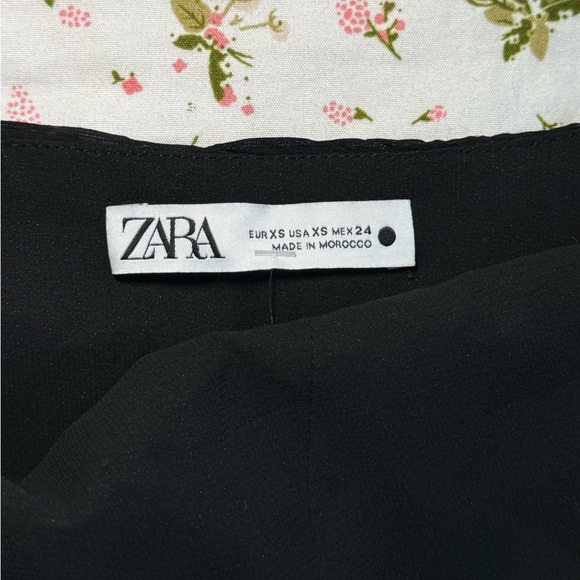 ZARA Asymmetrical Crop Top (XS) - Picture 4 of 4